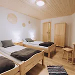 Проживание в семье Zakopianska Stodola